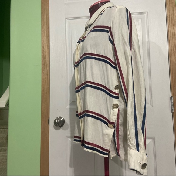 Vilagallo women long sleeves half white stripe button down Shirt. Size 48. Used. - Picture 4 of 5